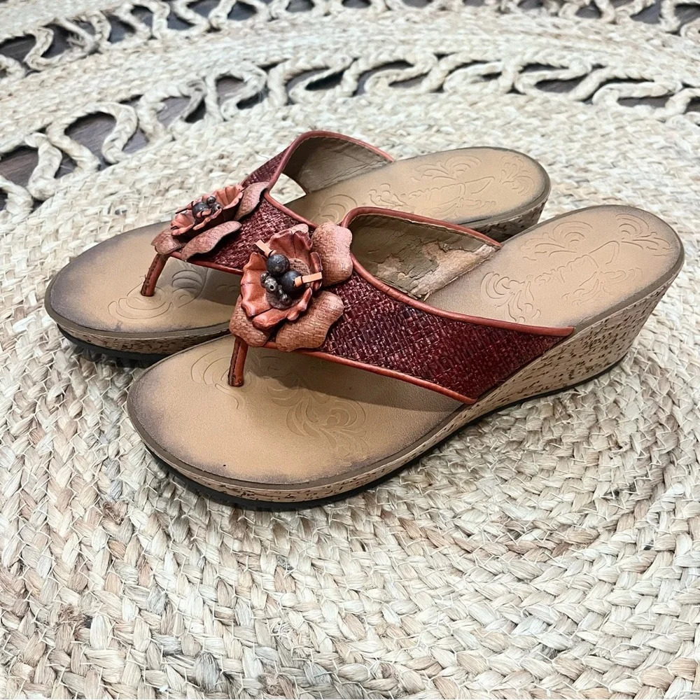Clarks Collection Thong Sandals Brown Raffia Wedge Women's Size 8 M